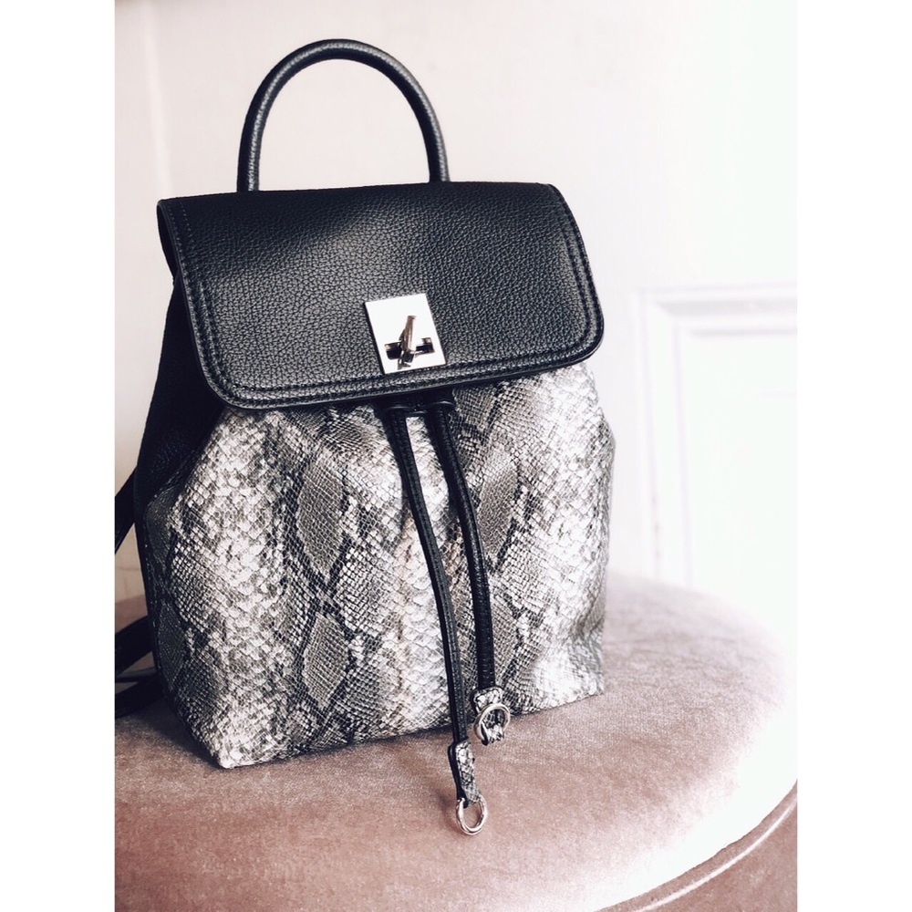 Last 1✨Tegan Vegan Leather Snakeskin Mini Backpack - Picture 6 of 8